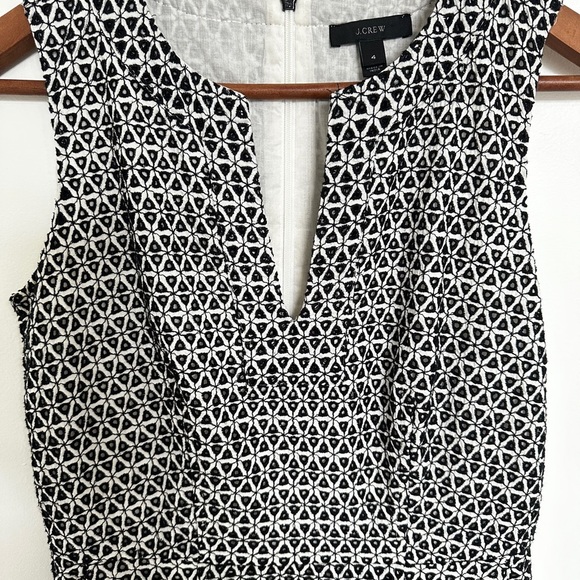 J. Crew Fit and Flare Eyelet Dress Pleated Pockets Sleeveless Black White Sz 4 - Picture 4 of 7
